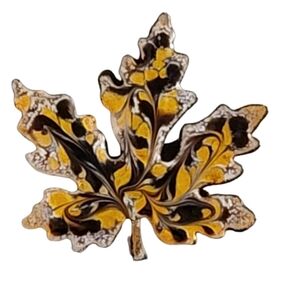 MAPLE LEAF BROOCH PIN beautiful design vibrant colors fall autumn